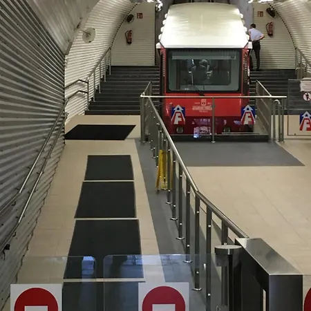 Calida Vivienda Turistica Centrica Junto Al Funicular Y Metro 毕尔巴鄂