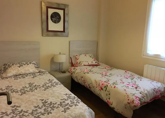 Calida Vivienda Turistica Centrica Junto Al Funicular Y Metro Апартаменты