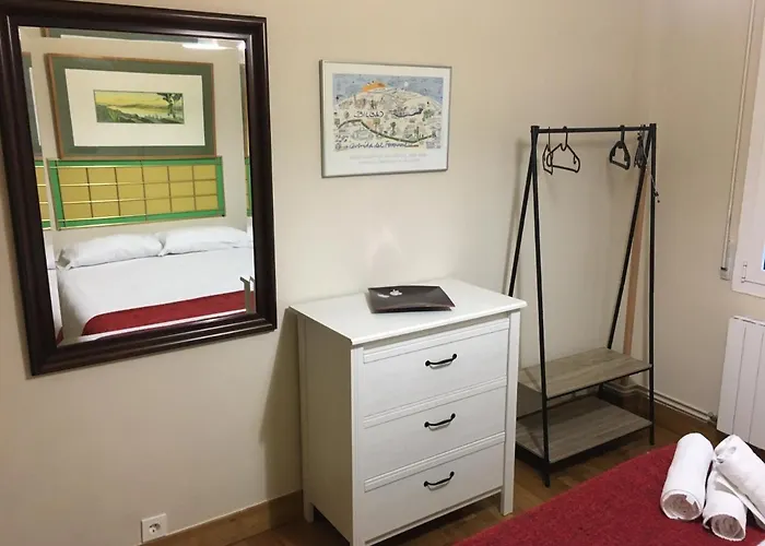 Calida Vivienda Turistica Centrica Junto Al Funicular Y Metro Апартаменты *