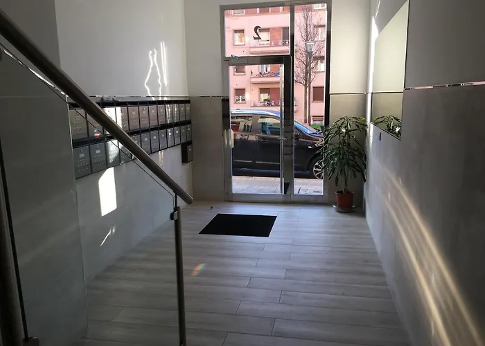 Апартаменты Calida Vivienda Turistica Centrica Junto Al Funicular Y Metro *