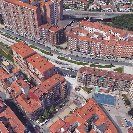 Calida Vivienda Turistica Centrica Junto Al Funicular Y Metro 公寓 *