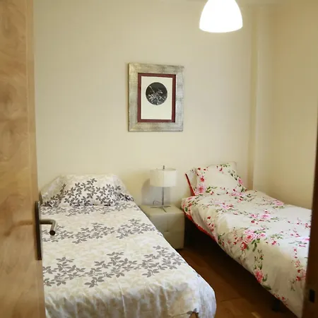 Lägenhet Calida Vivienda Turistica Centrica Junto Al Funicular Y Metro