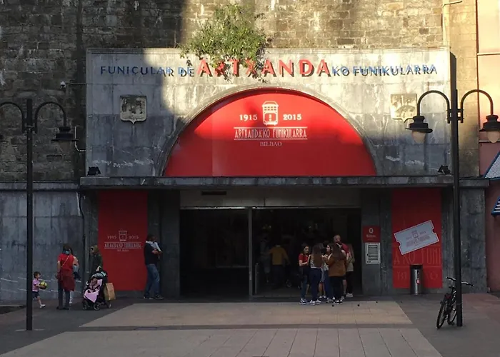 Calida Vivienda Turistica Centrica Junto Al Funicular Y Metro * ビルバオ