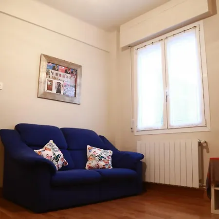 Calida Vivienda Turistica Centrica Junto Al Funicular Y Metro Apartamento *